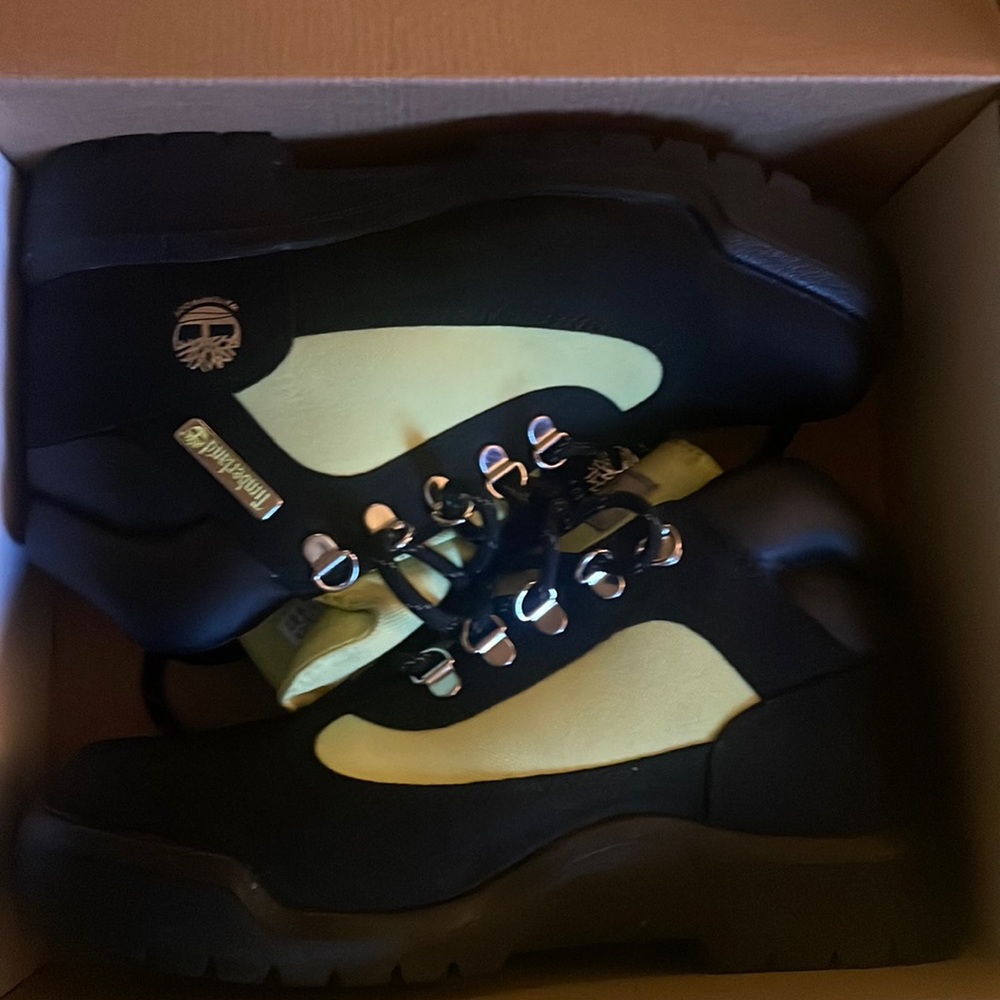 Black and lime green field boots Timberland